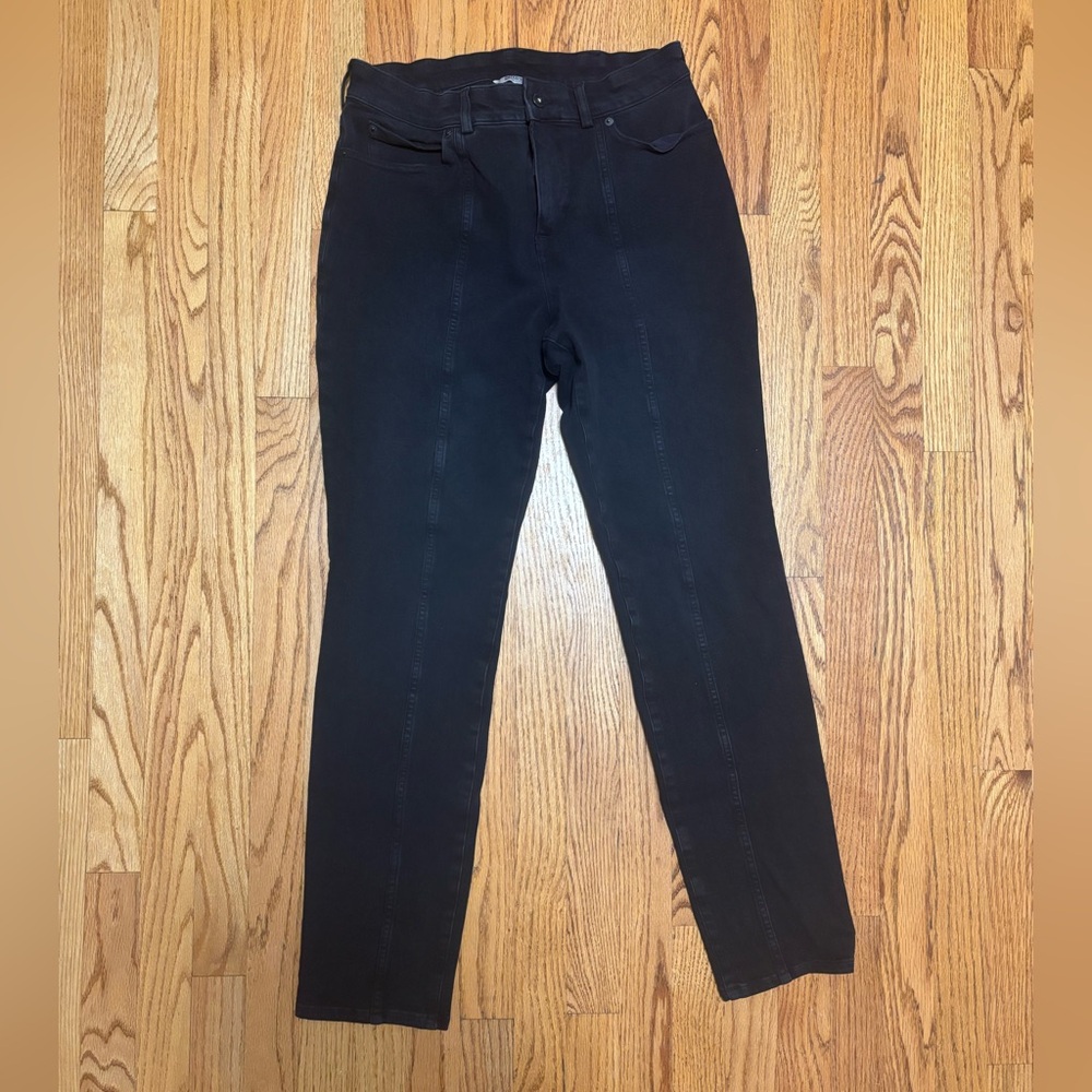 Duluth Trading Co Women's Black Slim Leg Jeans
